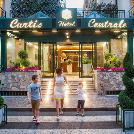 Hotel Curtis Centrale อาลัสซิโอ ภายนอก รูปภาพ