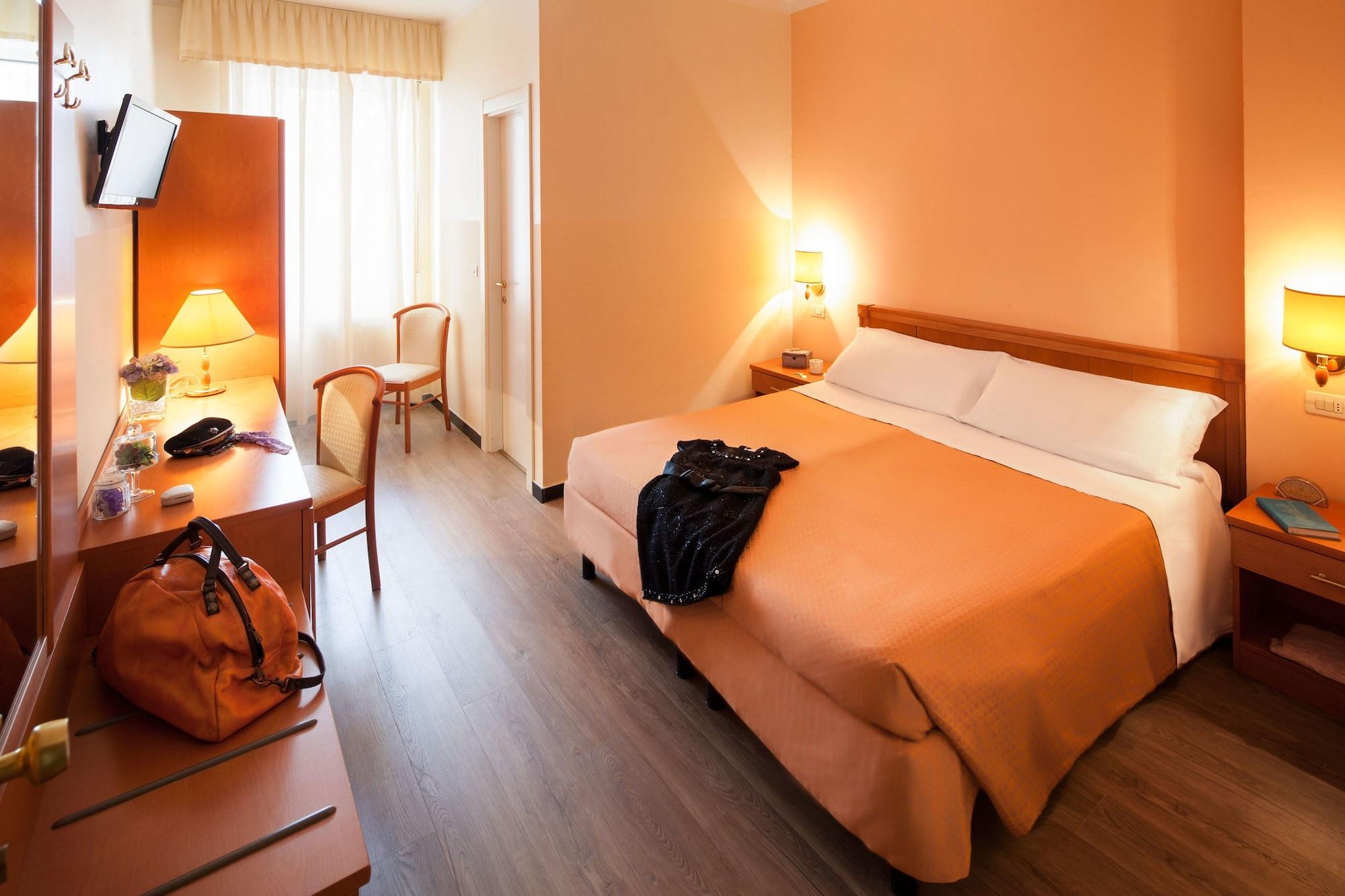 Hotel Curtis Centrale อาลัสซิโอ ภายนอก รูปภาพ