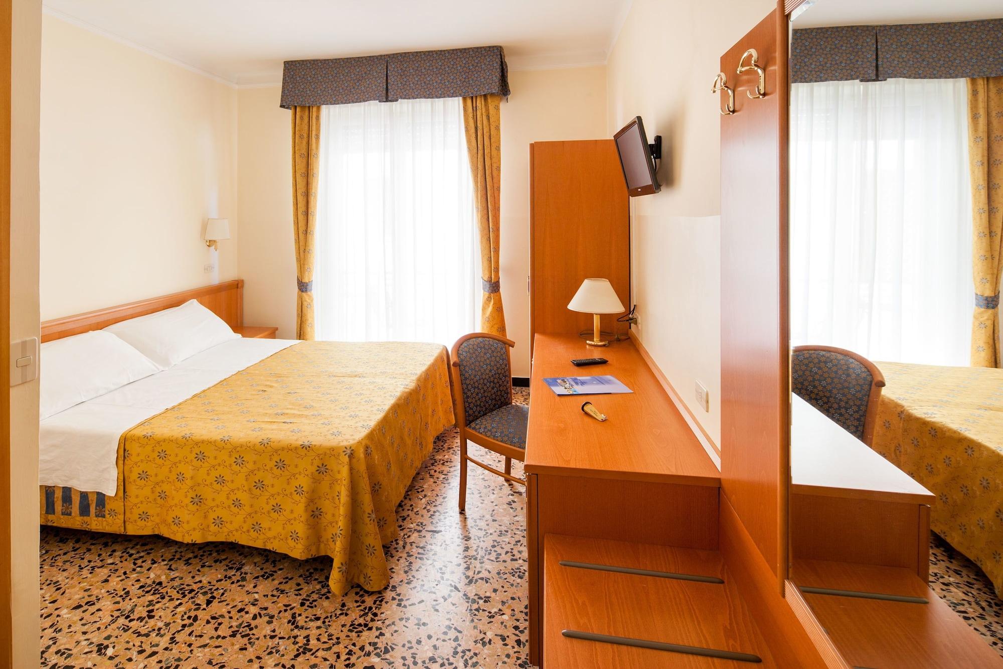 Hotel Curtis Centrale อาลัสซิโอ ภายนอก รูปภาพ