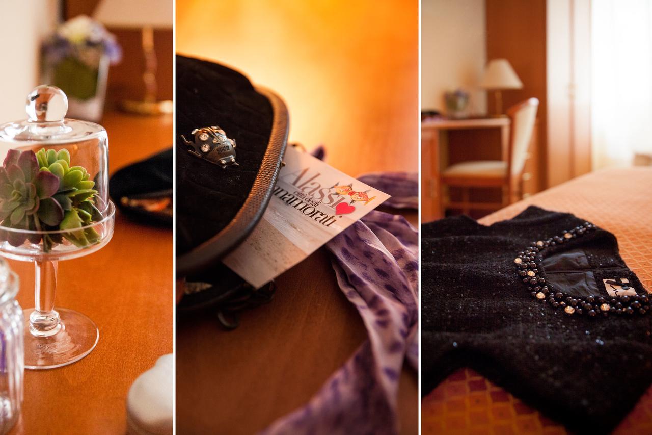 Hotel Curtis Centrale อาลัสซิโอ ภายนอก รูปภาพ