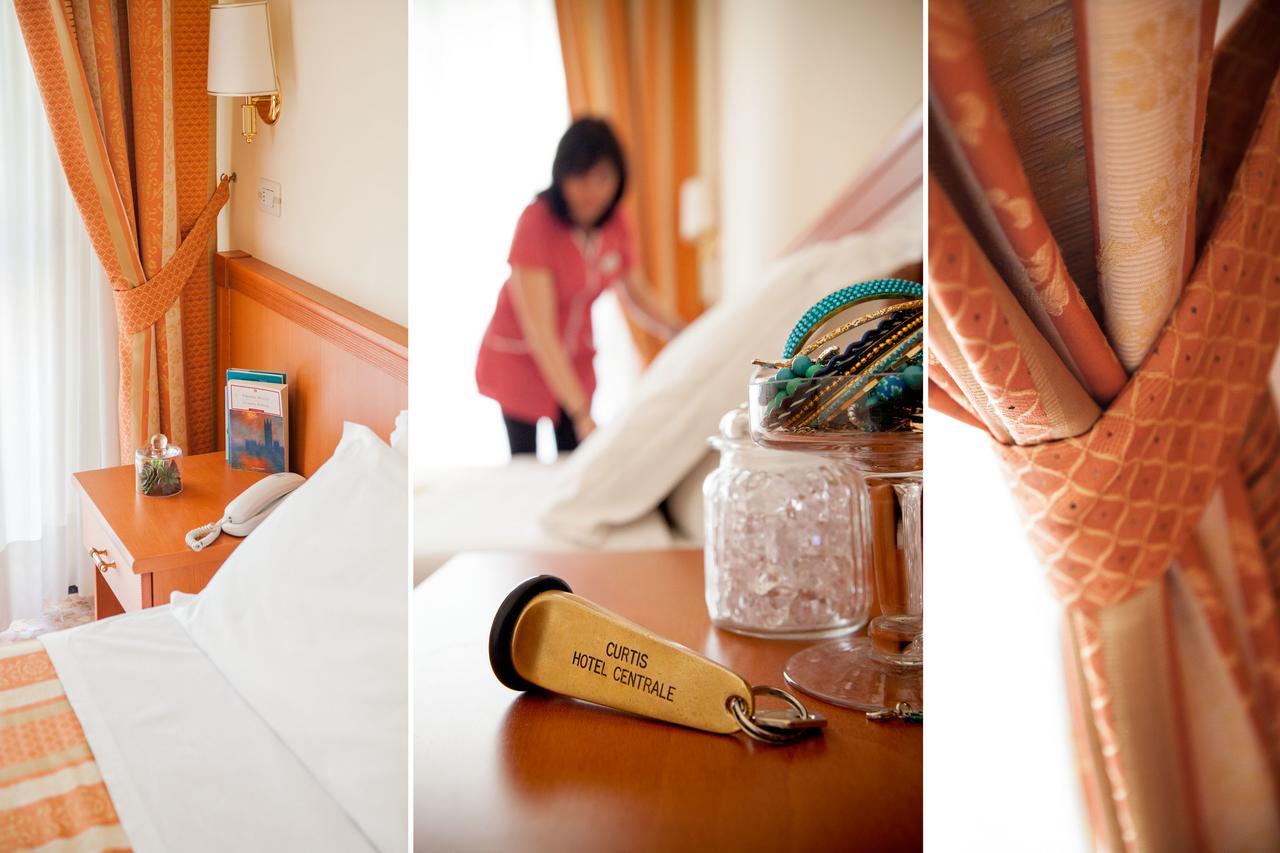 Hotel Curtis Centrale อาลัสซิโอ ภายนอก รูปภาพ
