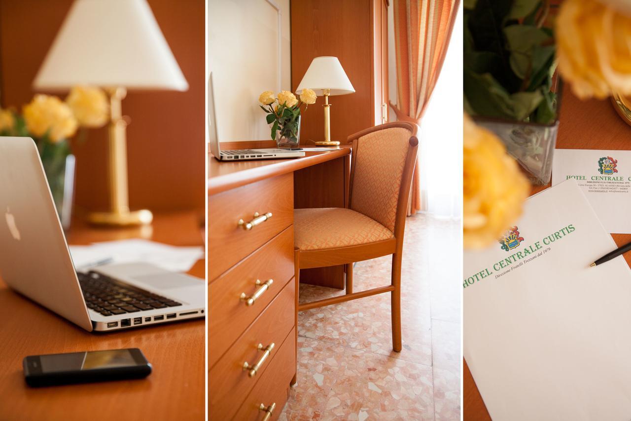 Hotel Curtis Centrale อาลัสซิโอ ภายนอก รูปภาพ